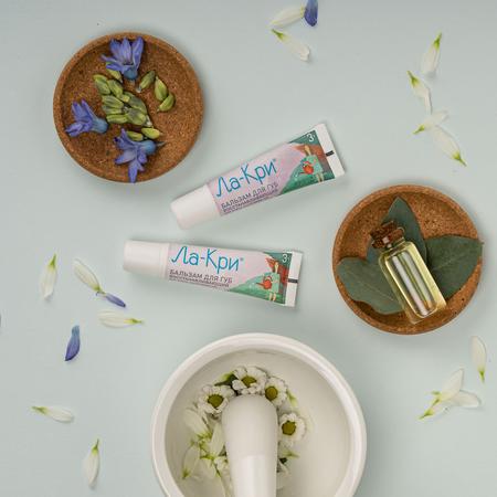 Фото Ла-кри, бальзам восстанавливающий для очень сухой кожи губ, 12 г